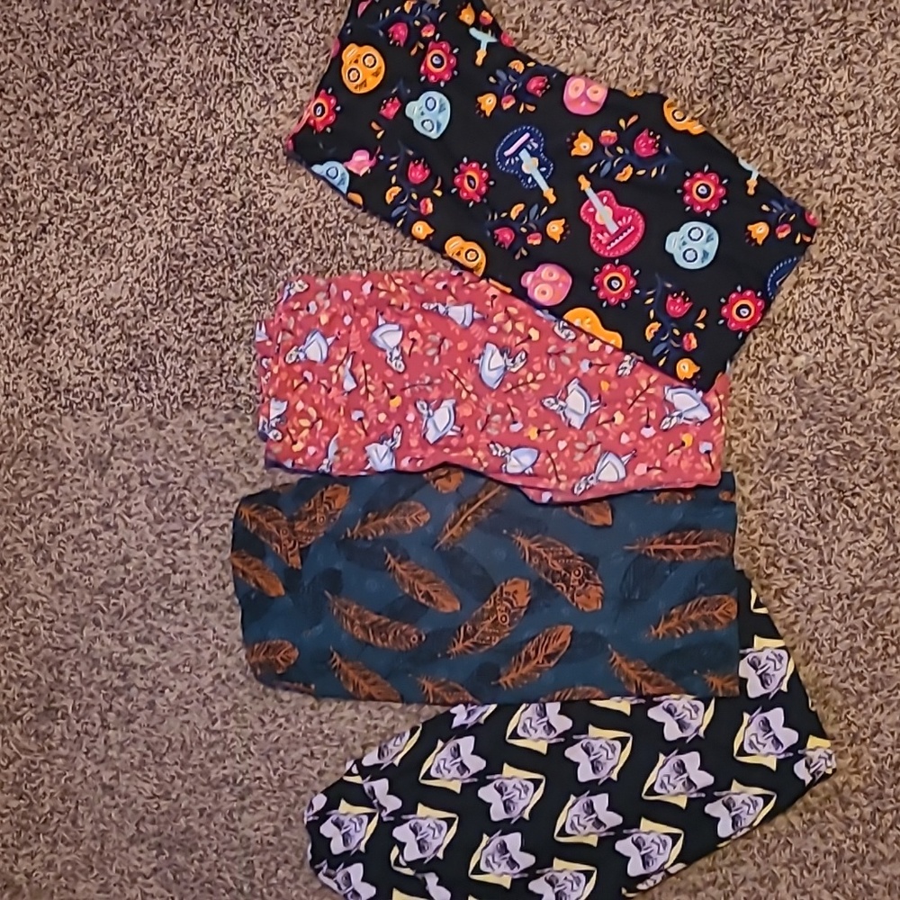 LULAROE Bundle FOUR pairs themed Tall Curvy Leggings Excellent preloved conditio - Picture 1 of 8